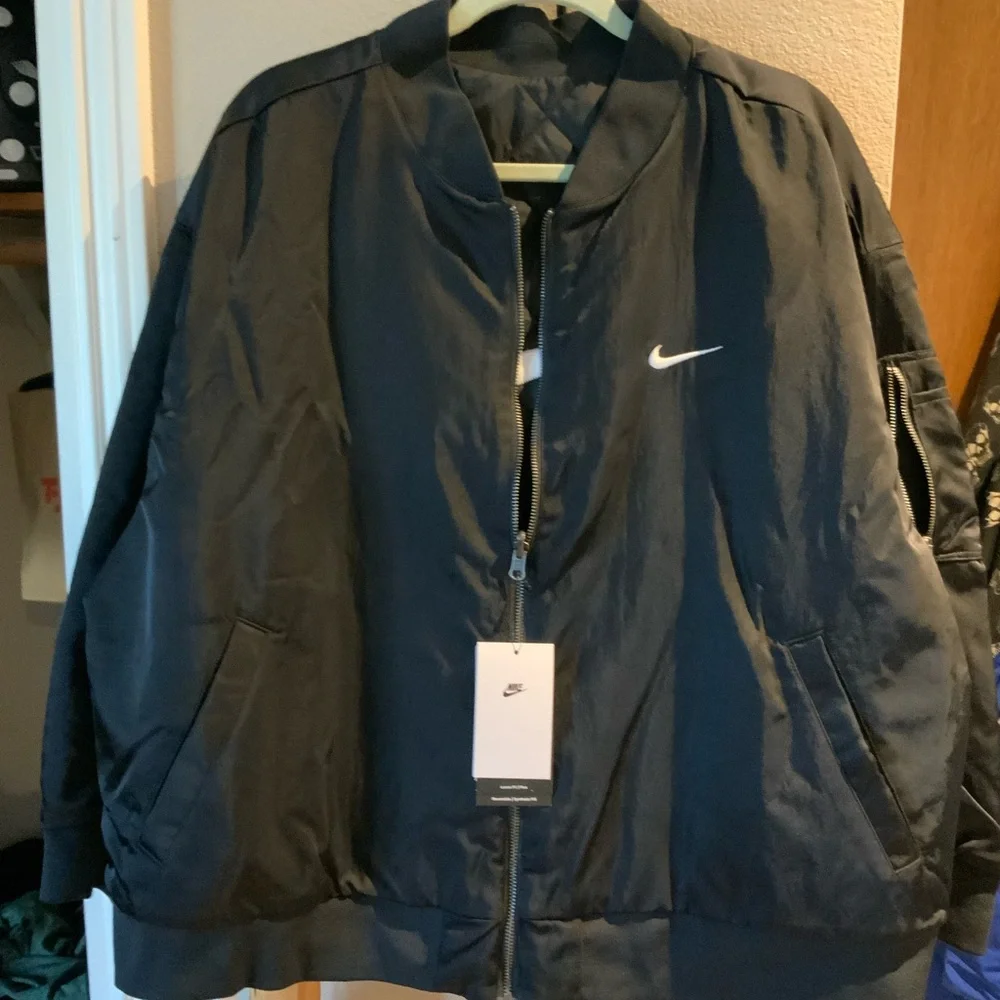 Nike Black Zip-Up Jacket - Picture 3 of 3